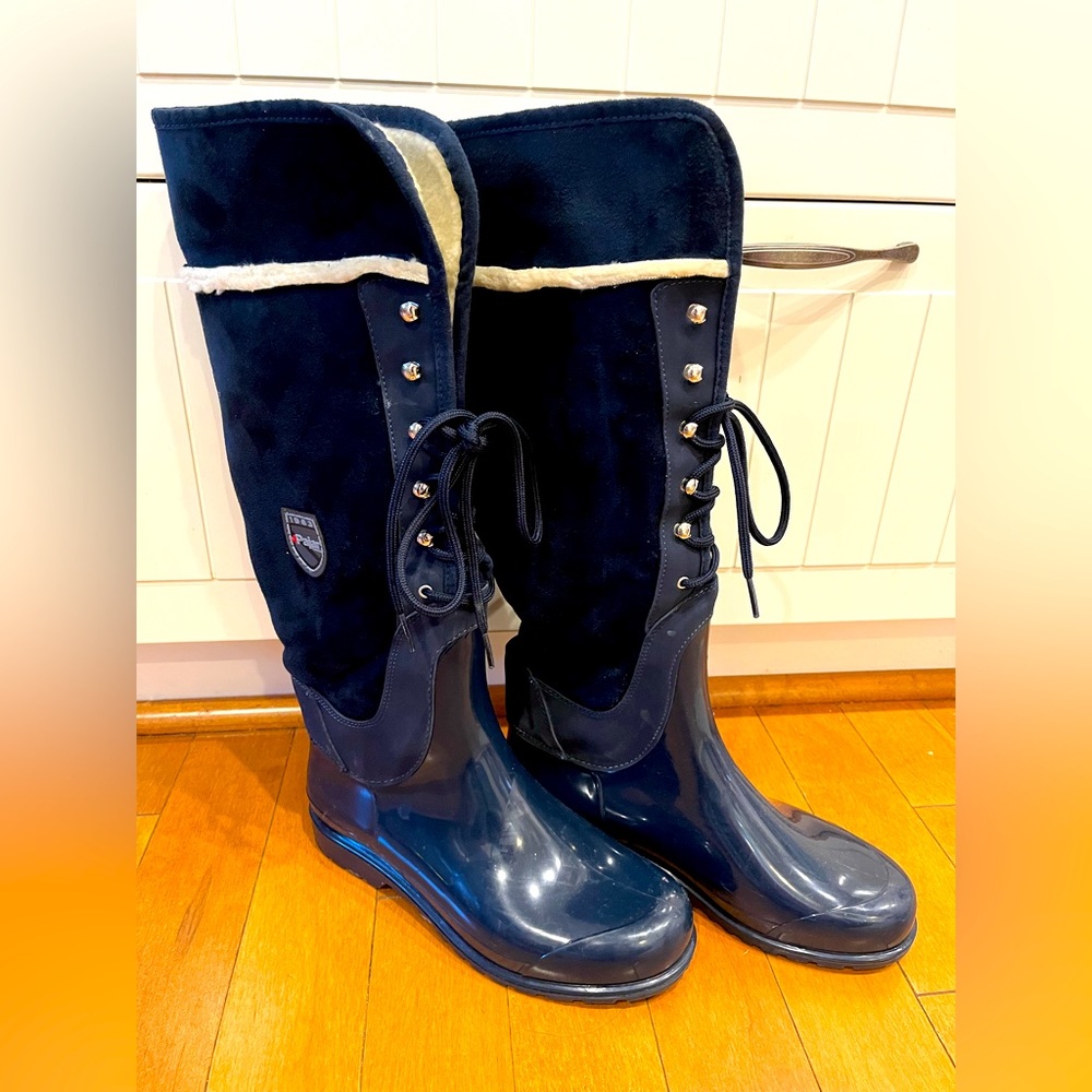 🎊closet closing. Beautiful elegant looking Pajar boots, great new condition